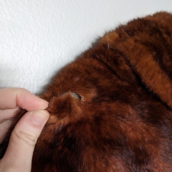 Furs by L. Chester Vintage Fur Stole - Picture 6 of 6